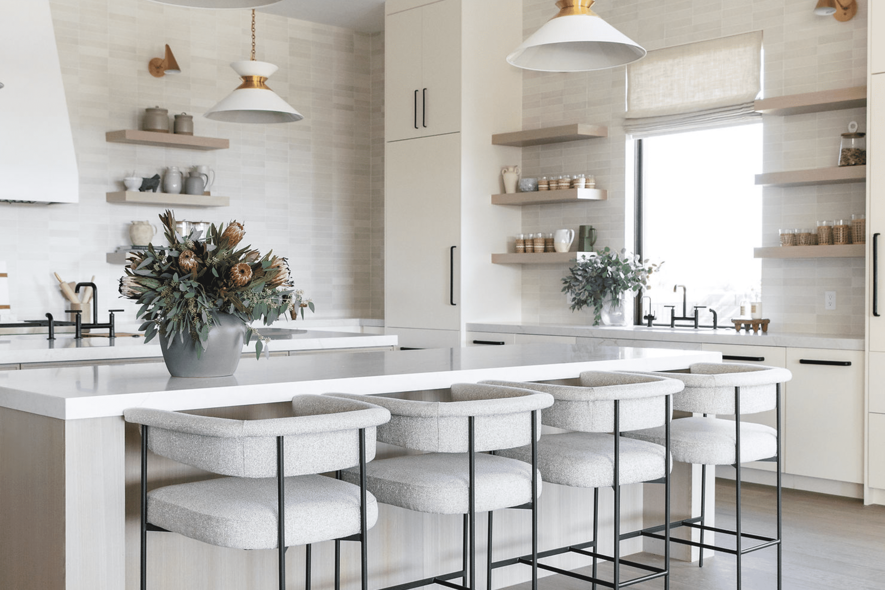 Modern desert kitchen