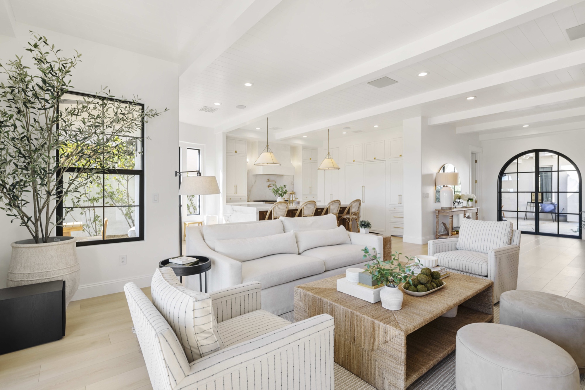 Country Cove — luxury home by C&M Home Designs
