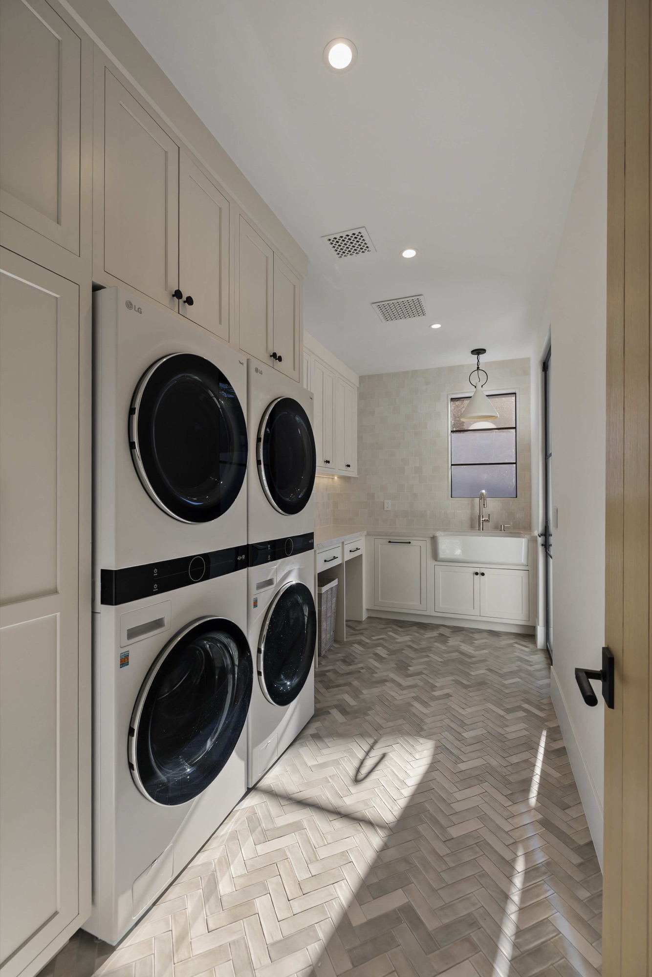 Evergreen Creek Ln — luxury home by C&M Home Designs