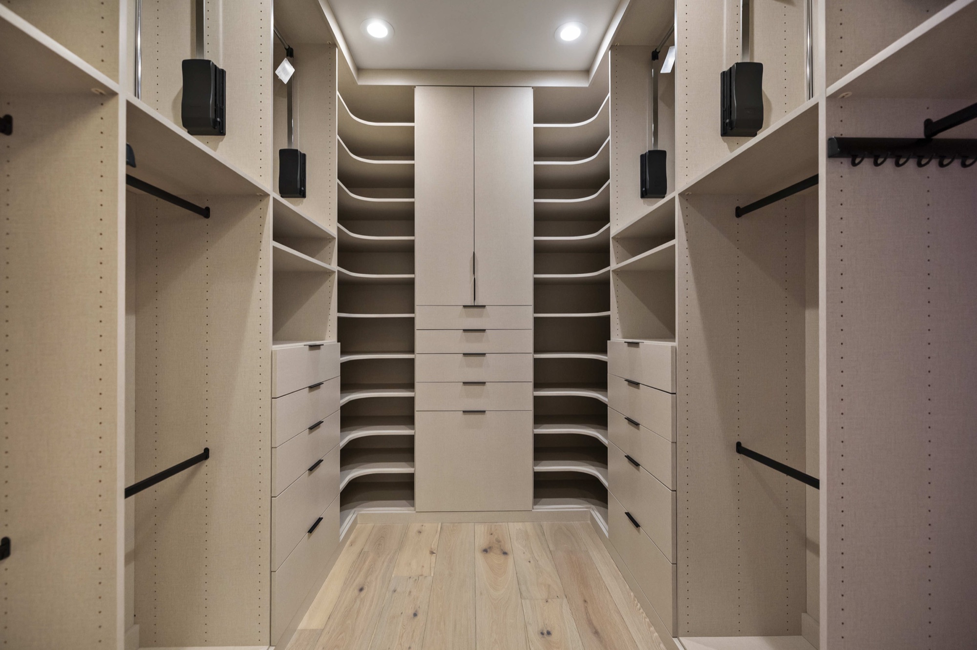 Heaven View — luxury home by C&M Home Designs