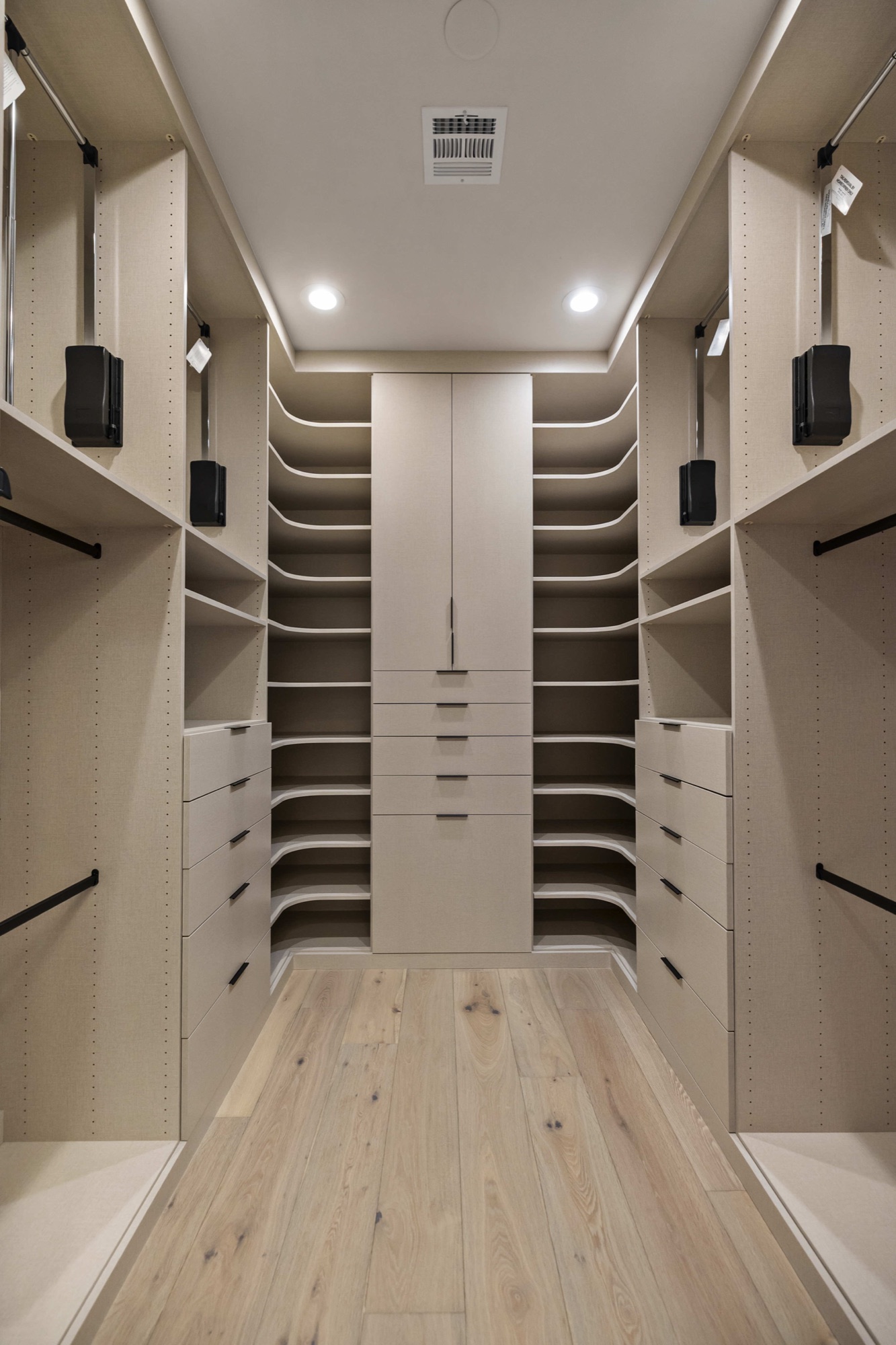 Heaven View — luxury home by C&M Home Designs