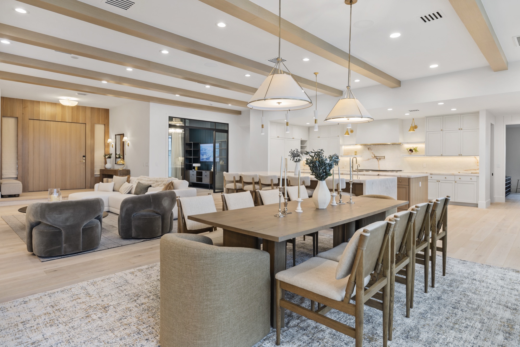 Silver Oaks — luxury home by C&M Home Designs