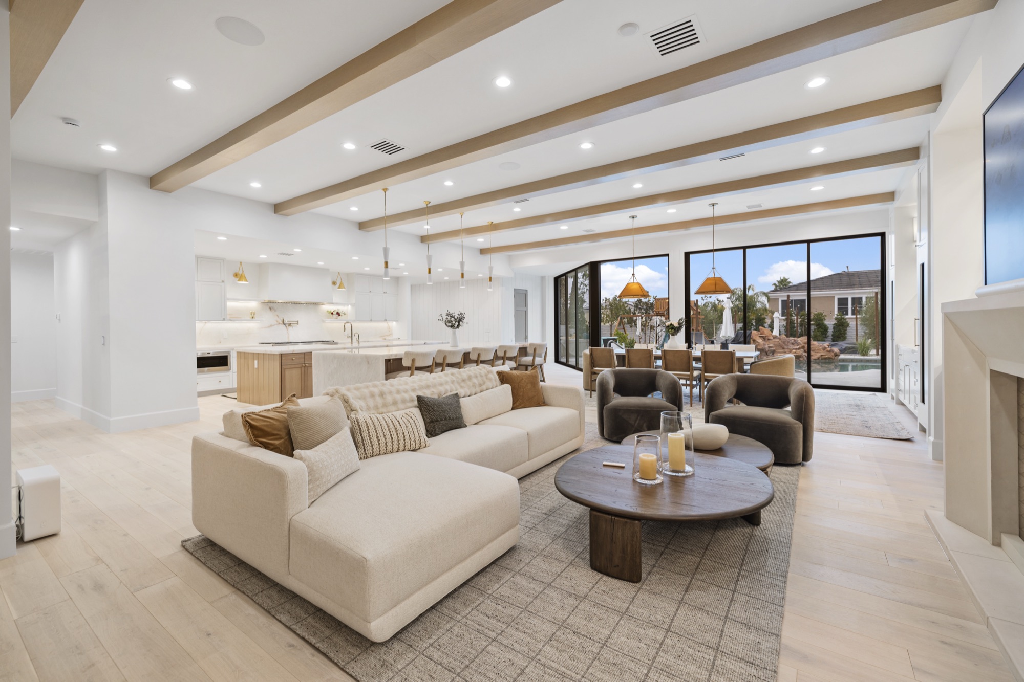 Silver Oaks — luxury home by C&M Home Designs