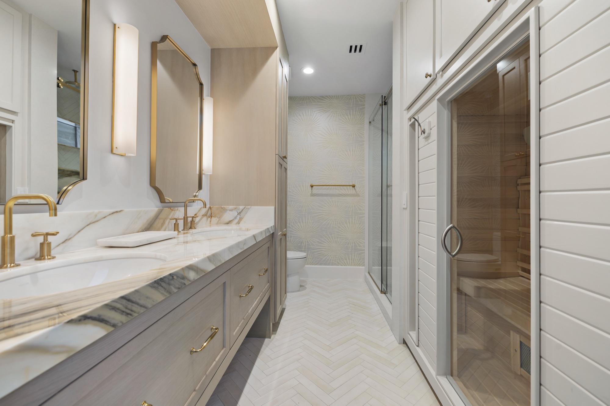 Silver Oaks — luxury home by C&M Home Designs
