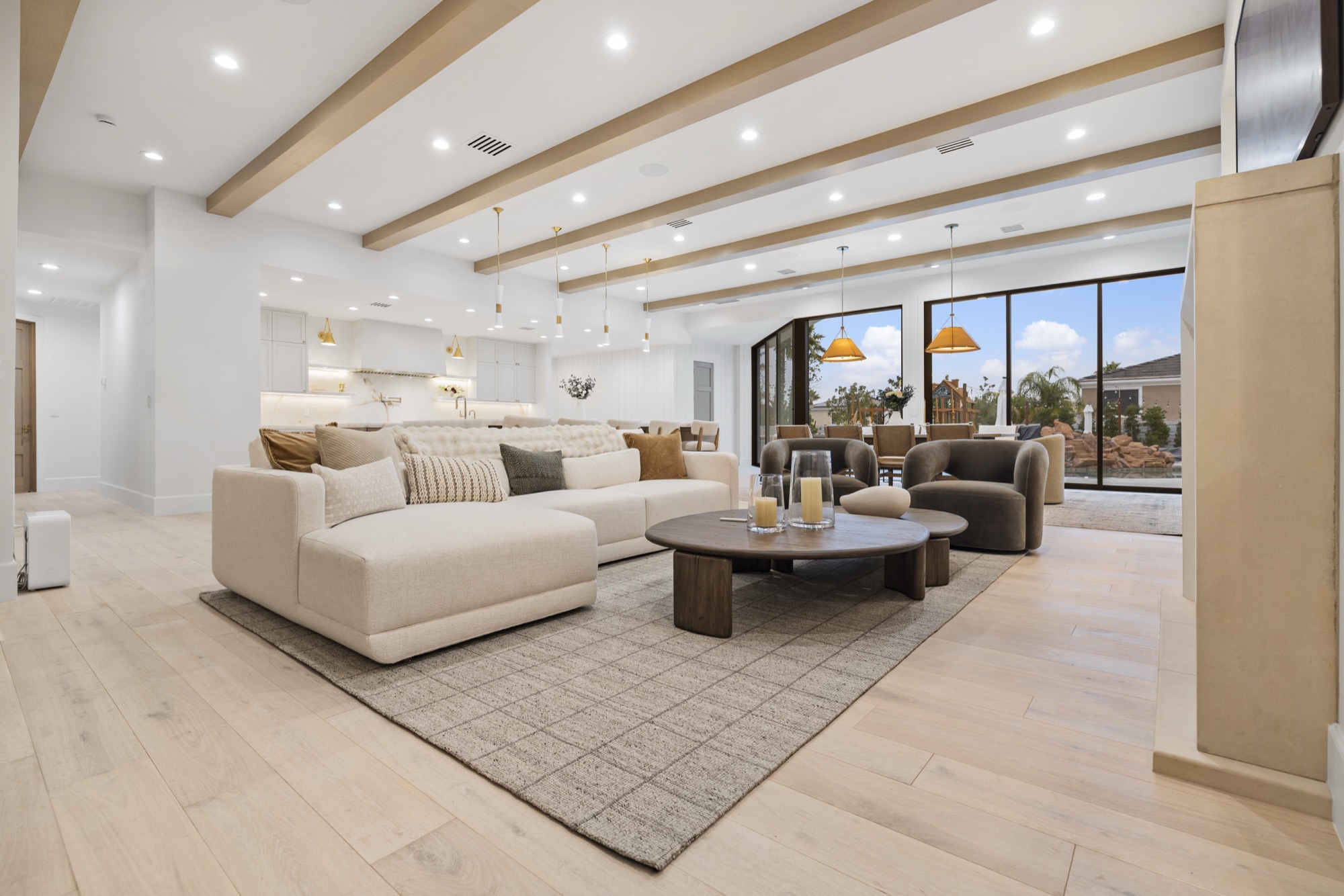 Silver Oaks — luxury home by C&M Home Designs