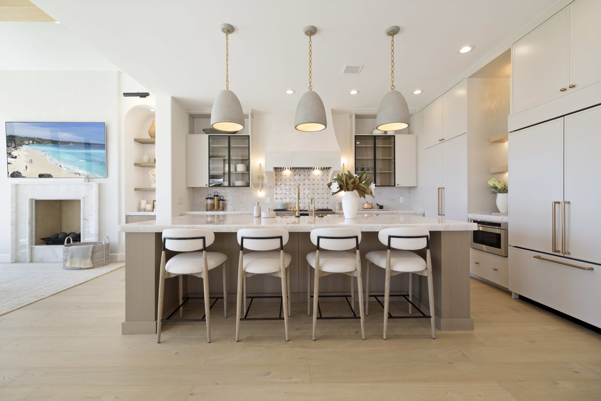 Soft Horizon — luxury home by C&M Home Designs