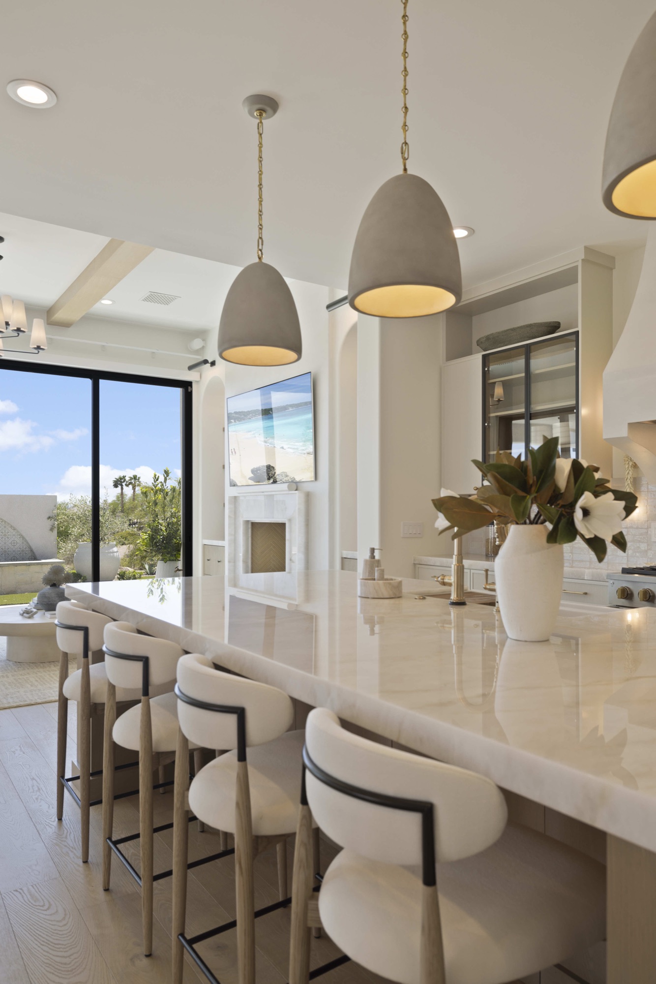 Soft Horizon — luxury home by C&M Home Designs