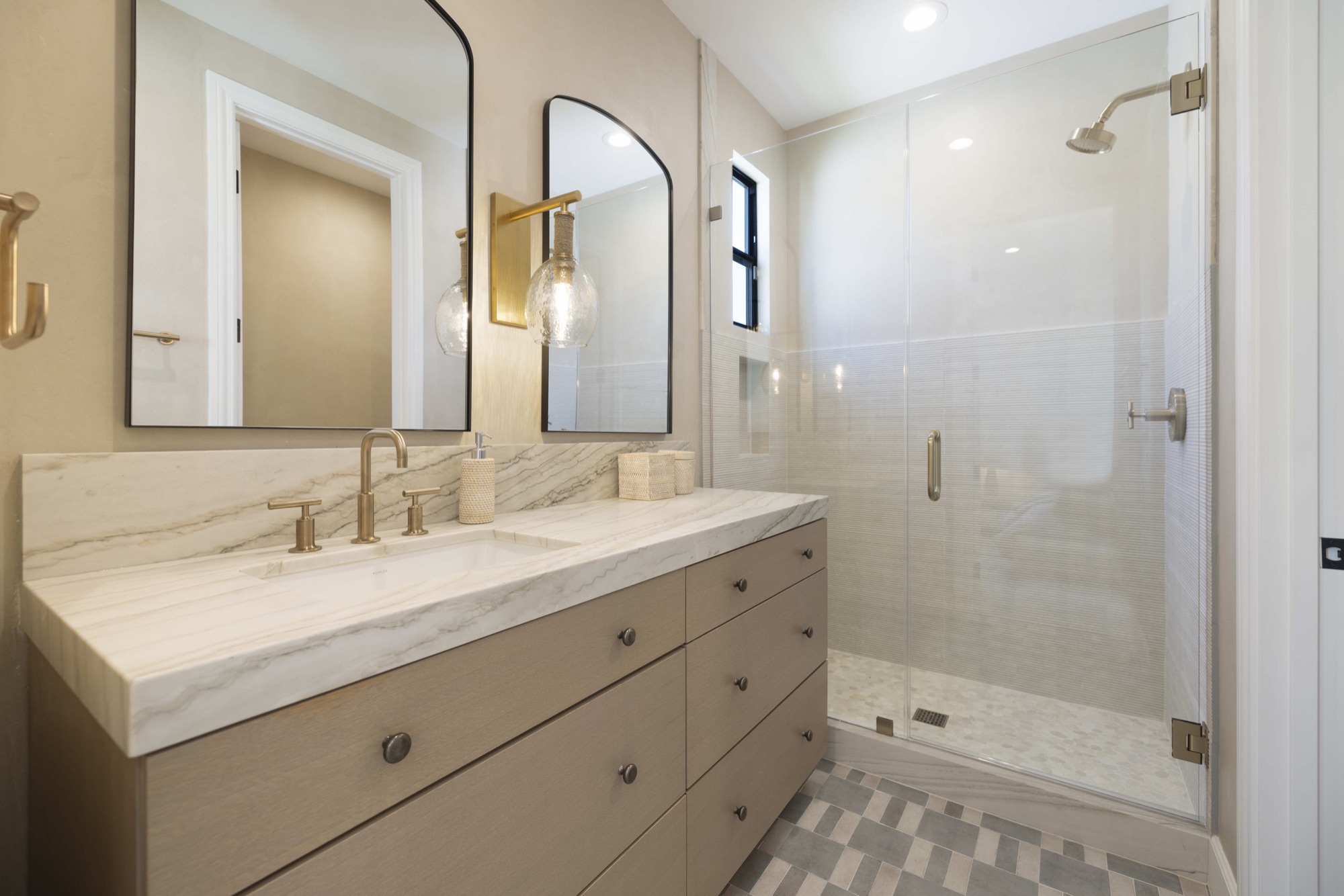 Soft Horizon — luxury home by C&M Home Designs