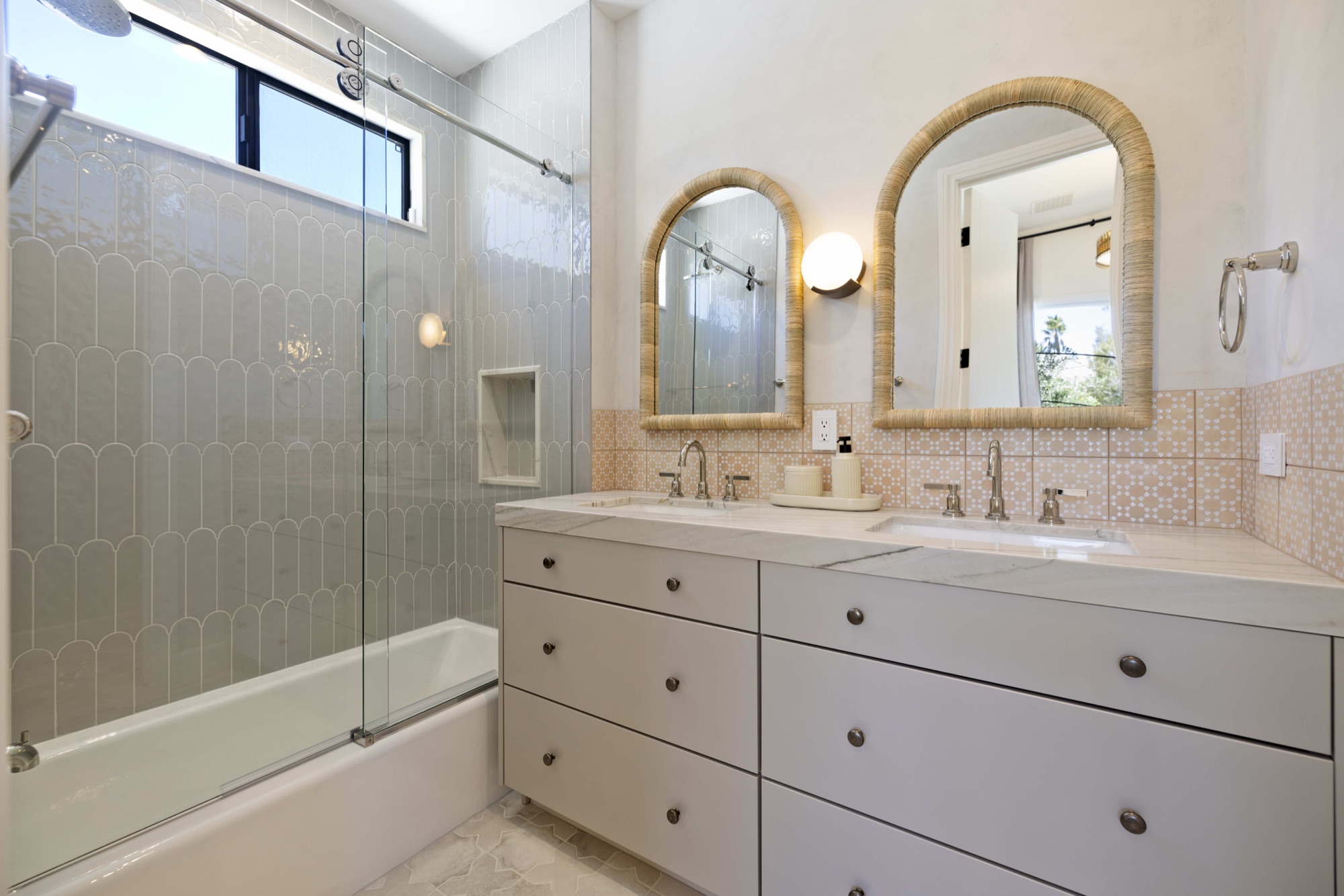 Soft Horizon — luxury home by C&M Home Designs