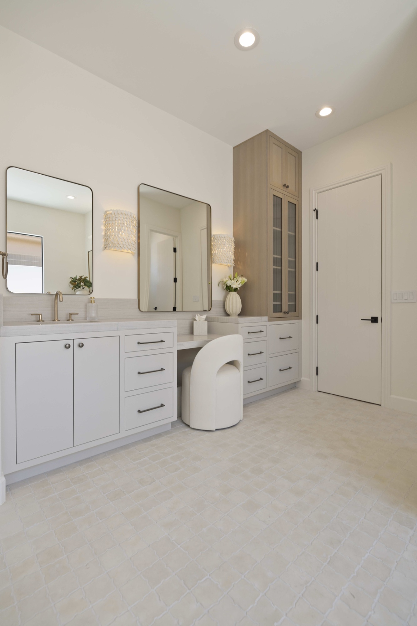 Soft Horizon — luxury home by C&M Home Designs