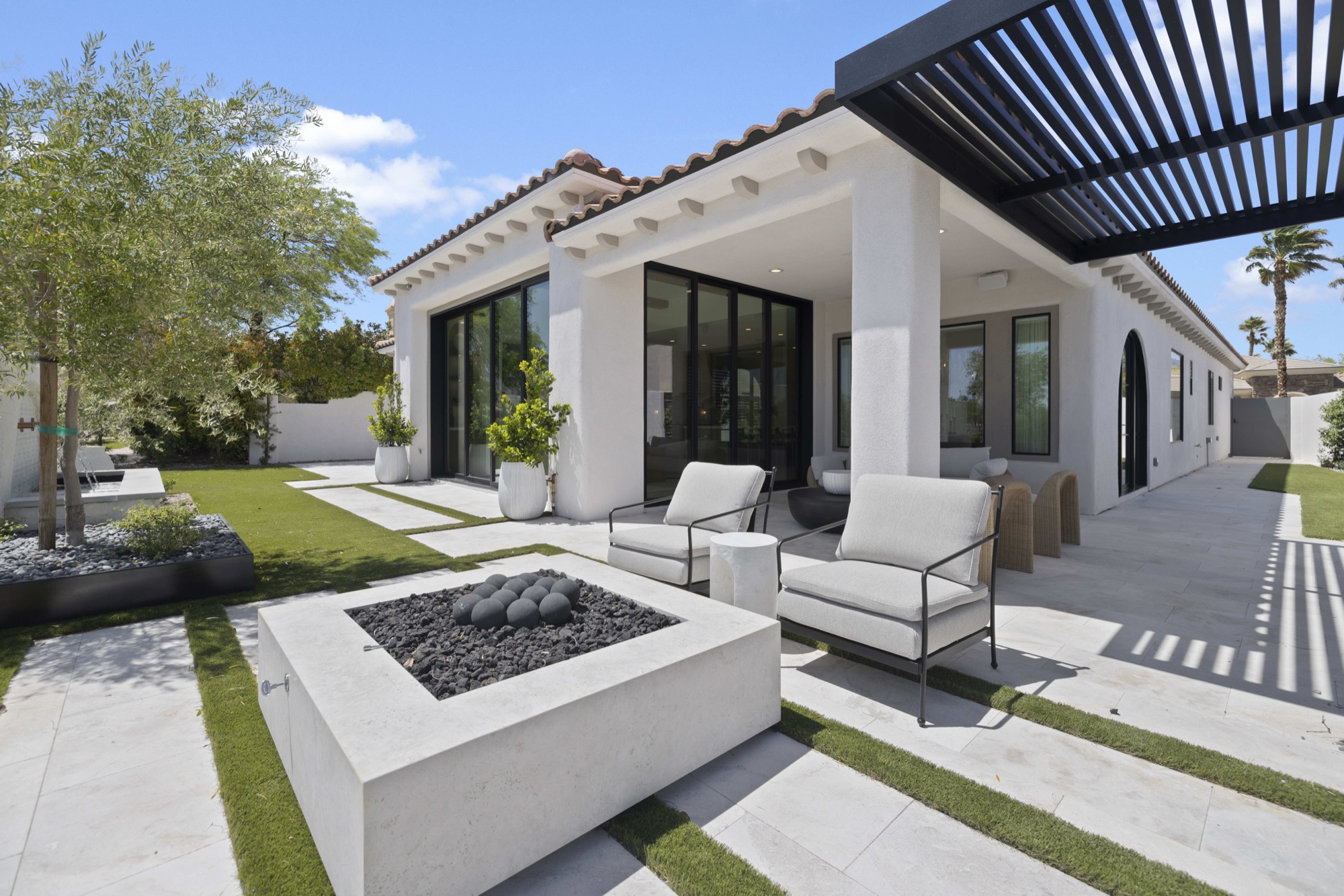 Soft Horizon — luxury home by C&M Home Designs