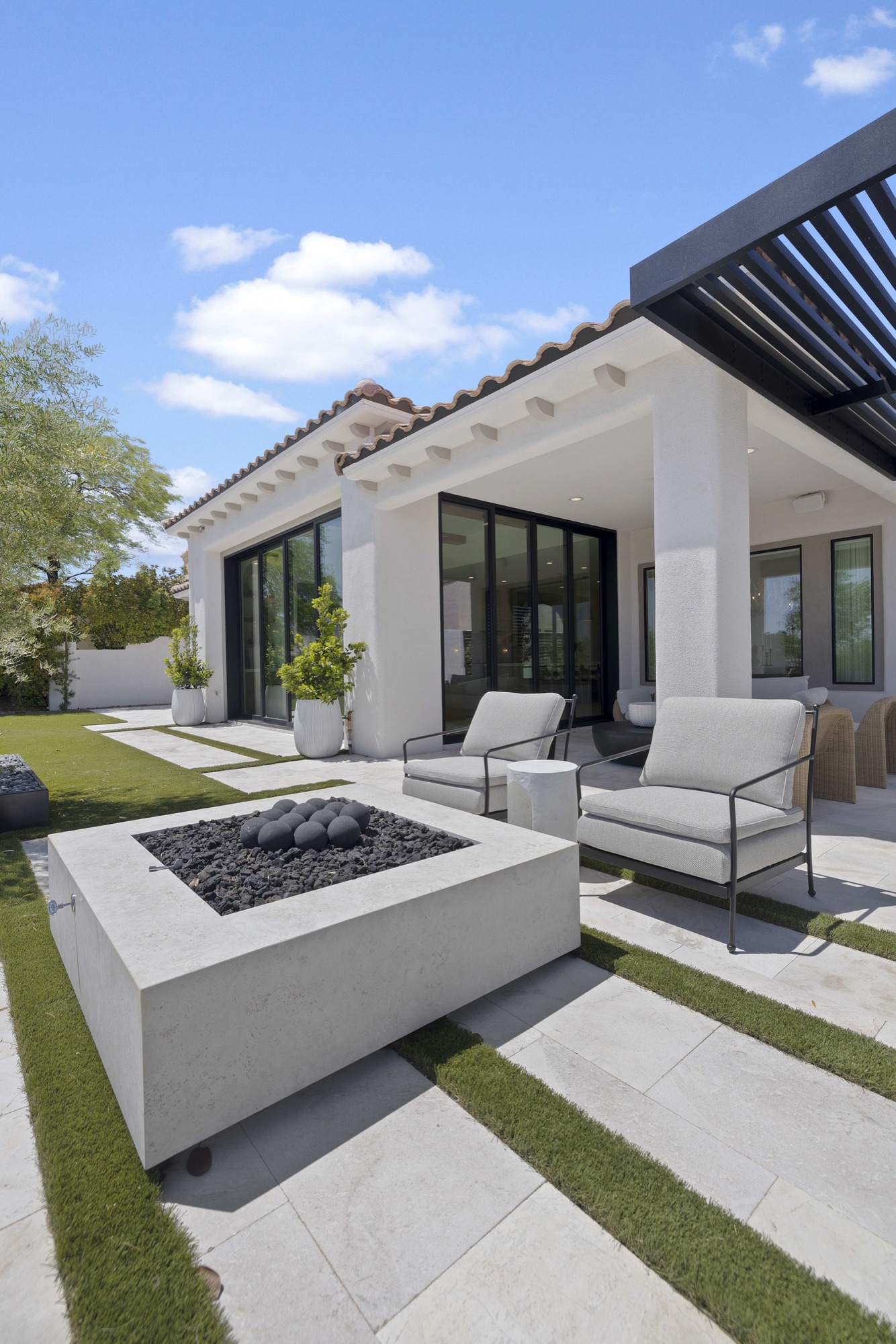 Soft Horizon — luxury home by C&M Home Designs